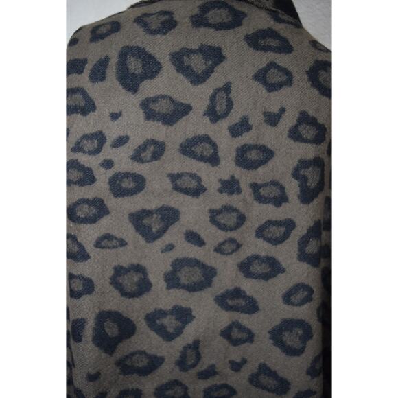 Leopard Print Wrap Shawl Cape The Royal Standard Armholes Fringe Reversible - Picture 6 of 10